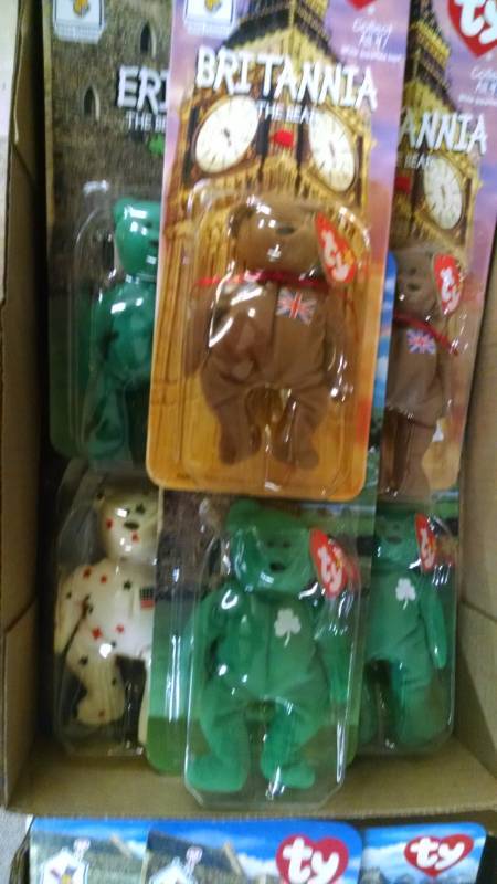 lot 1055 image: 6 Ty Beanie Babies