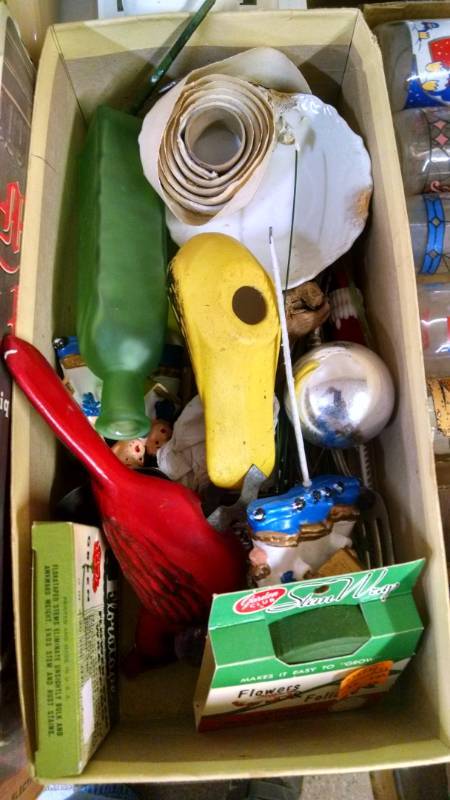lot 1079 image: Box of misc.