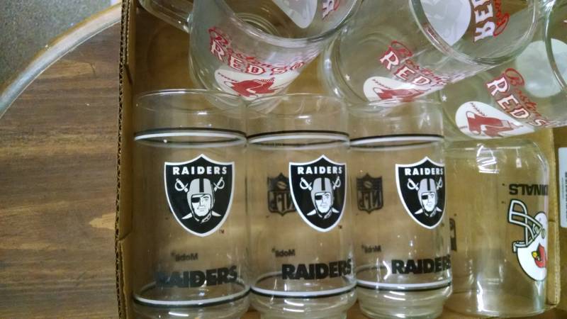 lot 1083 image: Asstd Glasses - Red Sox, Raiders, Cardinals