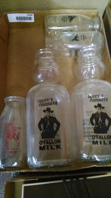 lot 1096 image: Lot of Hopalong Cassidy Milk Bottles - Asstd Sizes