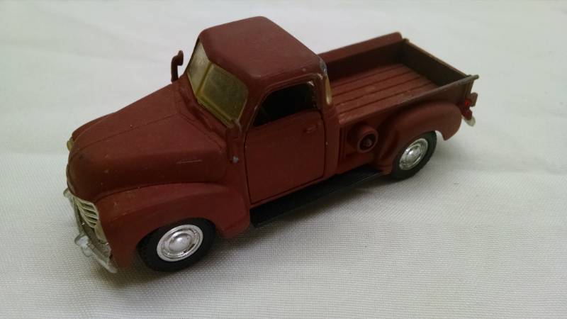 lot 1139 image: 5 Window Chevy Pickup, Tootsie Toy Truck x 2
