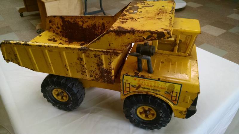 lot 1143 image: Tonka Turbo Diesel Dump Truck