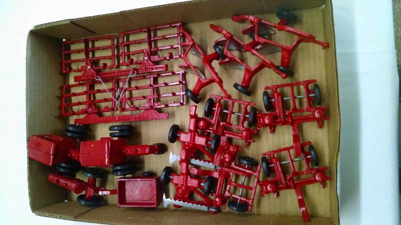 lot 1155 image: Flat of International Die Cast Toys