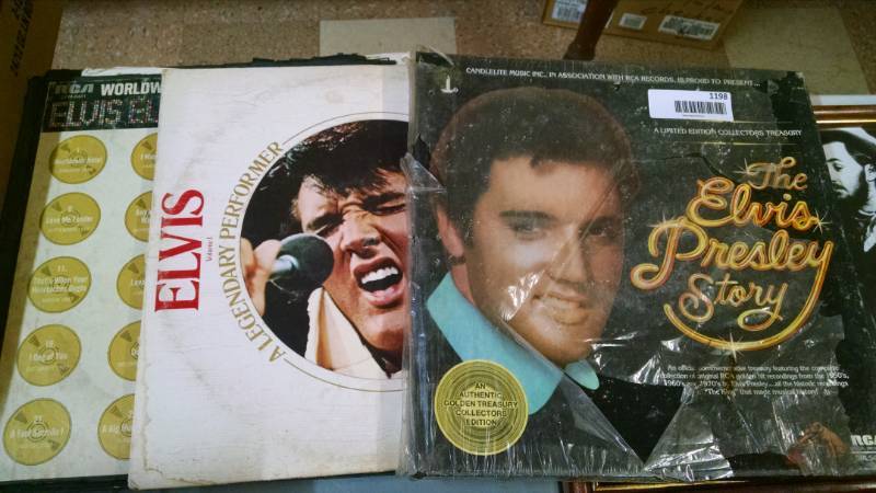 lot 1198 image: Lot of Elvis Presley Albums
