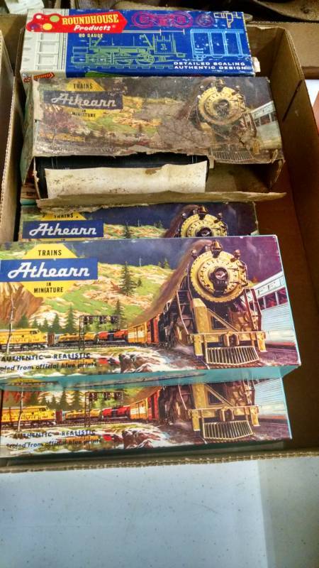 lot 1212 image: Toy Railroad Cars