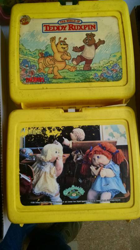 lot 1213 image: 7 Kids Lunch Boxes - 2 have Thermoss