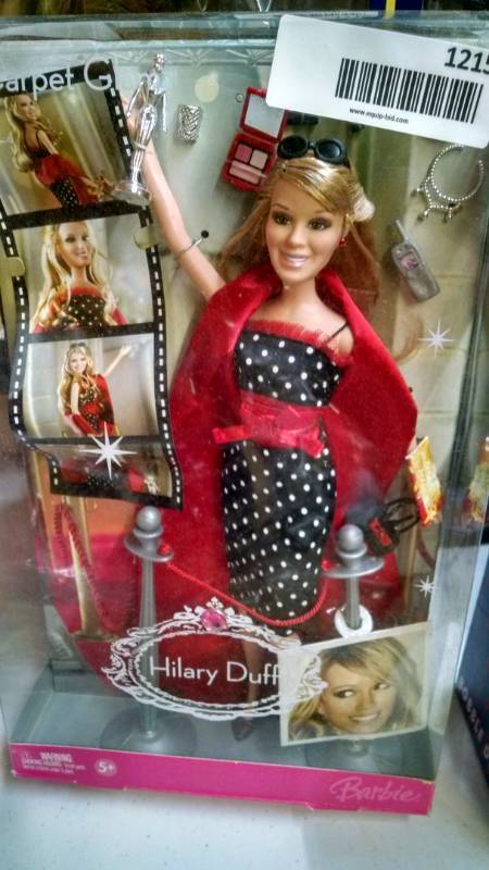 lot 1215 image: Hilary Duff Doll - NIB