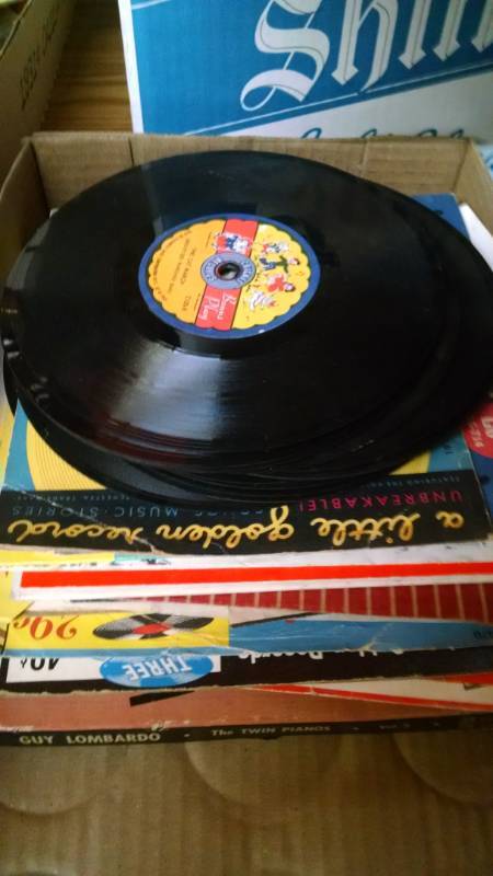 lot 1235 image: Kids 45 rpm & Album Records