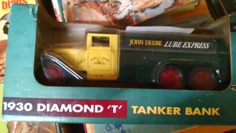 lot 1237 image: Ertl John Deere 1930 Diamond T Tanker Truck Bank