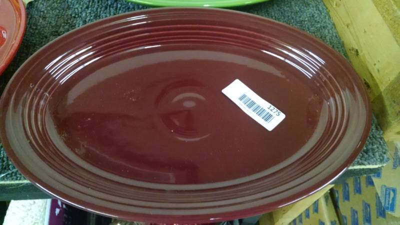 lot 1275 image: Burgundy Fiesta Serving Platter