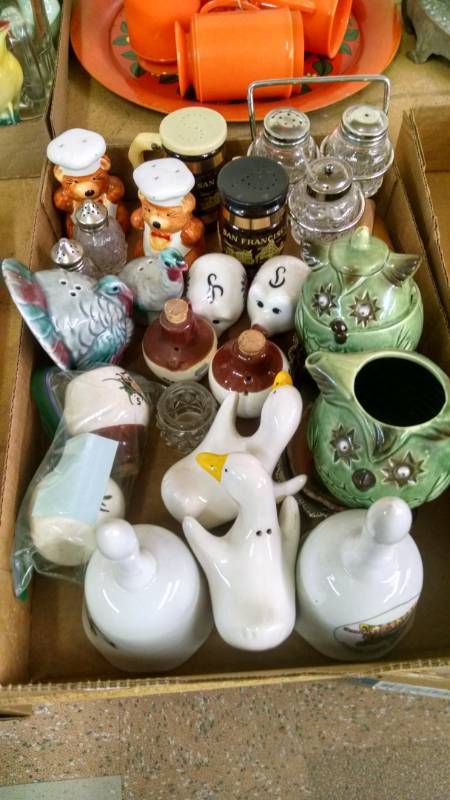 lot 1286 image: Salt & Pepper Shakers etc.