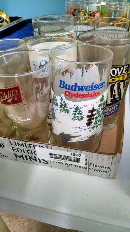 lot 1307 image: Asstd Beer & Pop Glasses