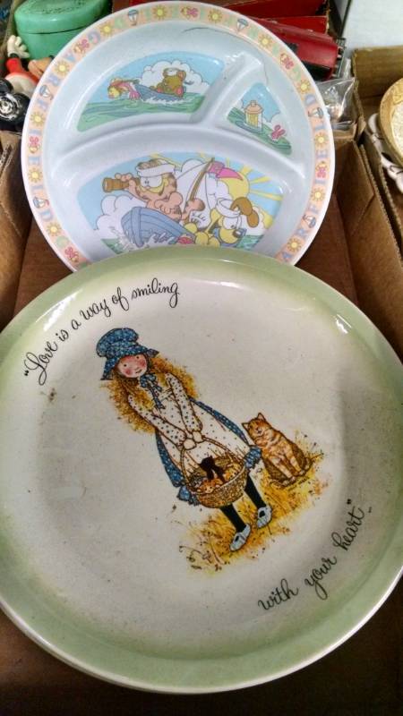 lot 1310 image: 2 Decorative plates, 1 Childs Garfield Divided Plate