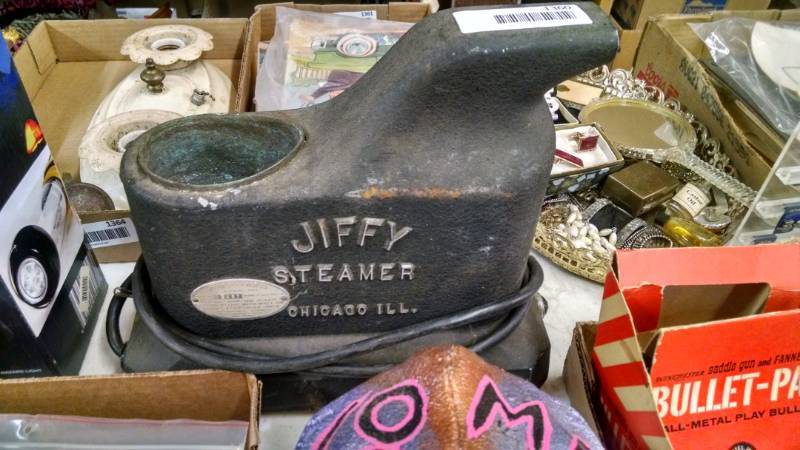 lot 1360 image: Jiffy Steamer in working condition