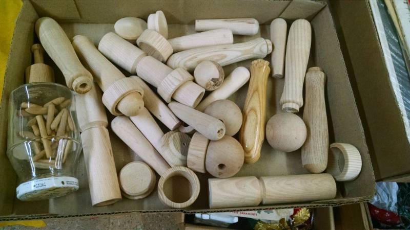 lot 1367 image: Wood Craft Pieces