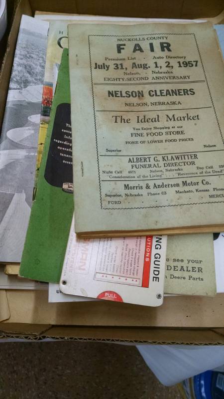 lot 1403 image: Farm Related Magazines