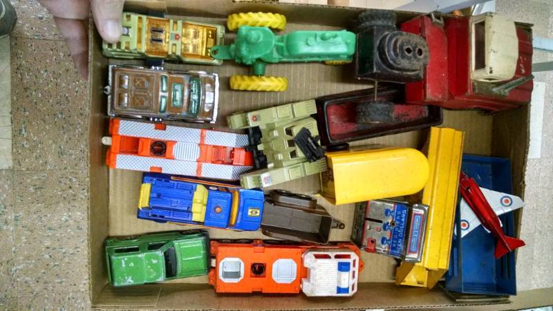 lot 1428 image: Lot of Older Toys