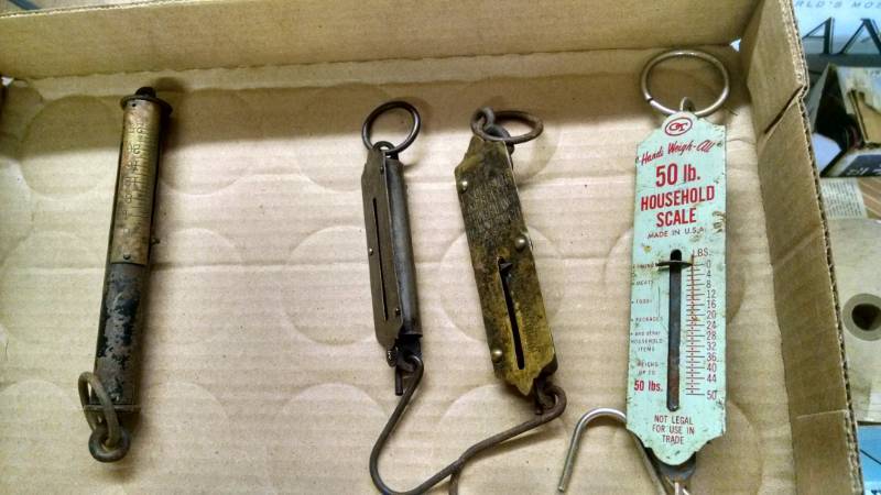 lot 1458 image: 4 Spring Scales
