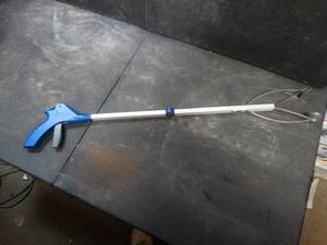 lot 26569 image: Metal Hand Grabber