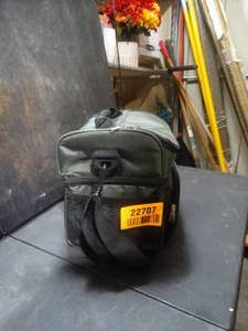 lot 22707 image: Army Green FlowFly Lunch Bag
