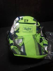 lot 22709 image: Lime Green Rawlings Kids Baseball Bag