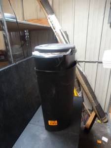 lot 22744 image: 3 trash cans for inside