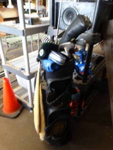lot 22636 image: multimedia cable pro-am golf club bag with golf clubs