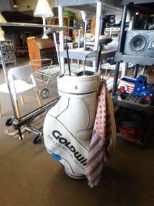 lot 22638 image: gold-win golf club bag with golf clubs in side