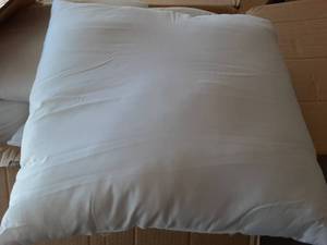 lot 445 image: 18x18 Pillow Inserts, 12 Pack - Retail $0