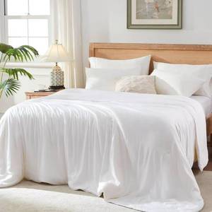 lot 466 image: Globon Cooling Comforter King Size, Lightweight Summer Comforter for Hot Sleepers,Ultra Soft Bamboo Viscose Fabric, Breathable & Moisture Wicking,Soy Fiber Blend Fill, White - Retail $130