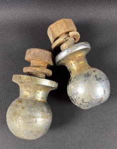 lot 9 image: Ball Hitches