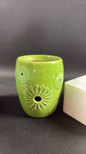 lot 13 image: Scentsy Wickless Candle Warmer Green Floral Design with Bulb