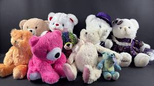 lot 38 image: Bear Bonanza Plush Teddy Bears