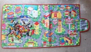 lot 52 image: Car Play Mat with Die Cast Vehicle Collection