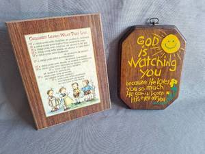 lot 88 image: Vintage Wall Plaques