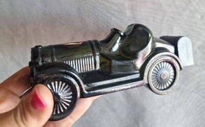 lot 90 image: Avon Classic Car Aftershave Bottle Dark Green Glass