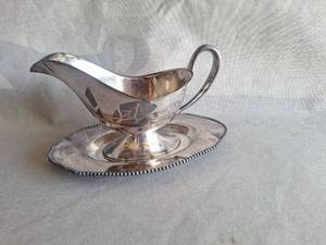 lot 96 image: Silver Plated Gravy Boat & Underplate
