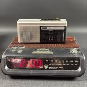 lot 325 image: GE FMAM Clock Radio with Panasonic Microcassette Recorder Set