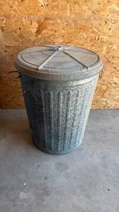 lot 326 image: Vintage Galvanized Steel Trash Can with (2)Lids