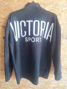 lot 402 image: Victoria Sport Half-Zip Pullover