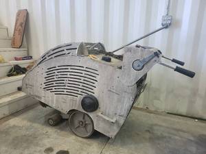 lot 16647 image: Edco CPF-CUT5000 Concrete Saw Walk Behind Unit