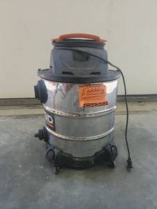 lot 16653 image: RIDGID 10 Gallon Wet Dry Shop Vacuum