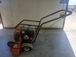 lot 16658 image: Billy Goat Wheeled Blower with Honda Engine