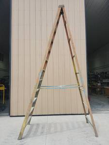 lot 16676 image: 12ft Husky Fiberglass Step Ladder