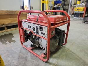 lot 16680 image: MQ Power 2.5kW Portable Gas Generator with Honda GX150 Engine