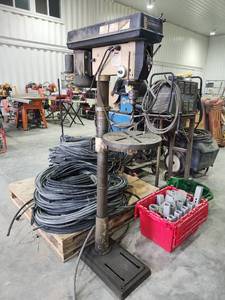 lot 16685 image: ShopFox Floor Standing Drill Press with Round Table