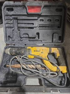 lot 17856 image: DeWalt D25263 SDS Rotary Hammer Drill with Case