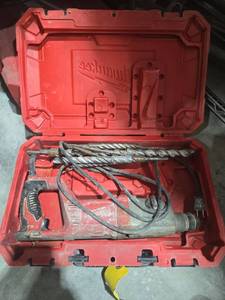 lot 17860 image: Milwaukee 1-inch SDS Plus Rotary Hammer Drill with Case