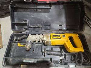 lot 17868 image: DeWalt DW120 Right Angle Drill with Case and Accessories