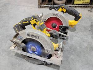lot 17882 image: DeWalt 20V Cordless Circular Saw Set